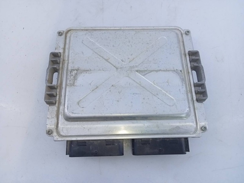 Recambio de centralita motor uce para dacia sandero laureate referencia OEM IAM 616805000  E2-A1-44-1