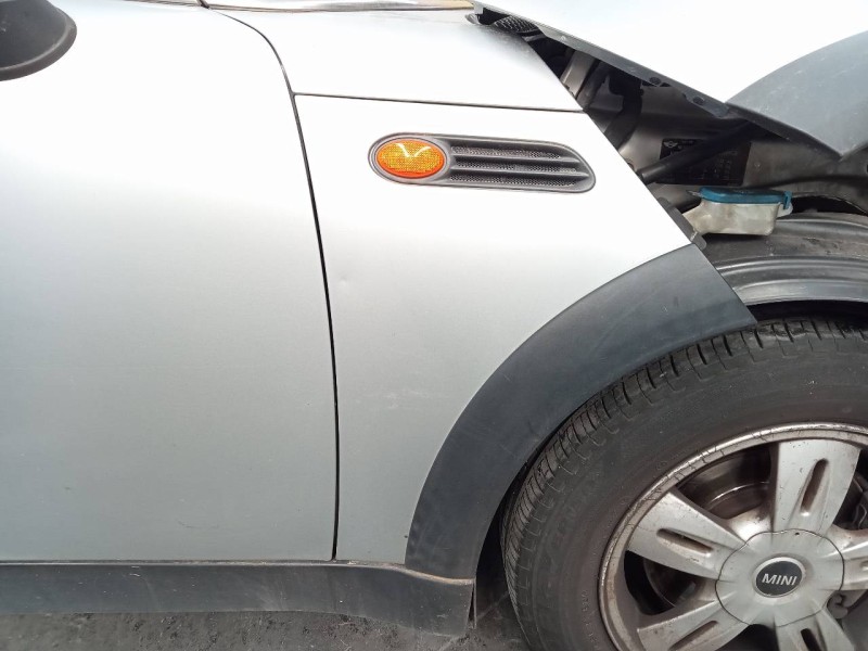 Recambio de aleta delantera derecha para bmw mini (r50,r53) cooper referencia OEM IAM   