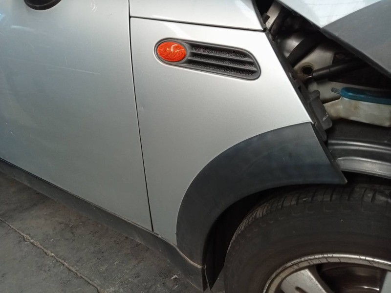 Recambio de aleta delantera derecha para bmw mini (r50,r53) cooper referencia OEM IAM   