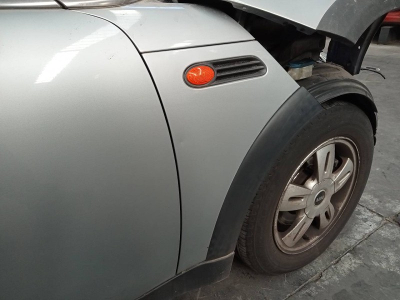 Recambio de aleta delantera derecha para bmw mini (r50,r53) cooper referencia OEM IAM   