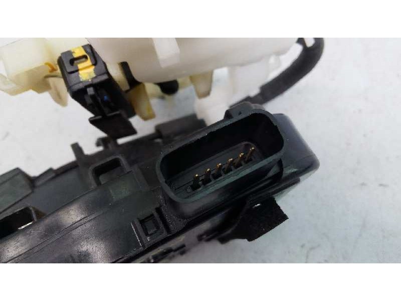 Recambio de cerradura puerta delantera derecha para kia sportage drive 4x2 referencia OEM IAM 813203U010  E3-A3-34-4