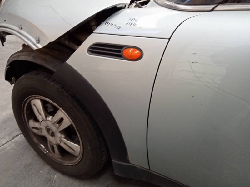 Recambio de aleta delantera izquierda para bmw mini (r50,r53) cooper referencia OEM IAM   