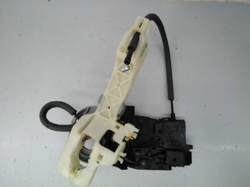 Recambio de cerradura puerta trasera derecha para kia sportage drive 4x2 referencia OEM IAM 814203U000  E2-B5-45-1