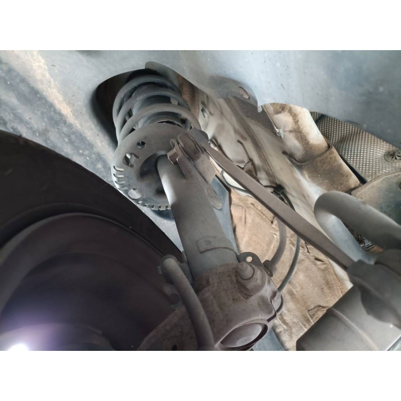 Recambio de amortiguador delantero derecho para volkswagen polo (6c1) comfortline referencia OEM IAM   