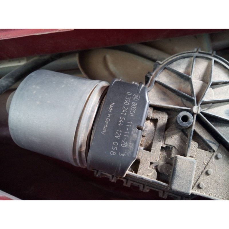 Recambio de motor limpia delantero para dacia sandero laureate referencia OEM IAM 0390241544  