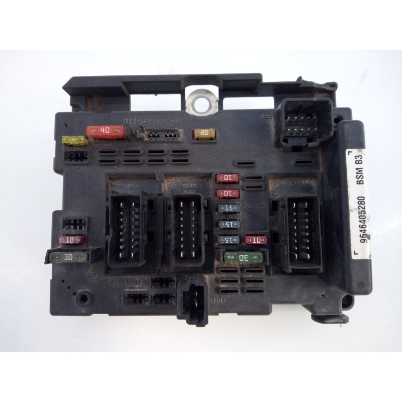 Recambio de caja reles / fusibles para peugeot 206 berlina 1.6 referencia OEM IAM 9646405280  E3-B2-25-1