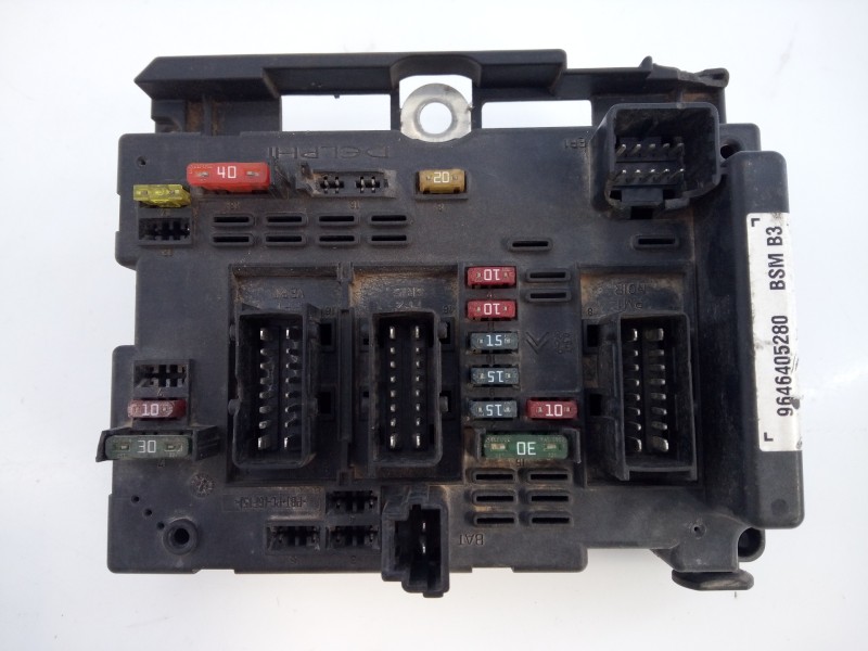 Recambio de caja reles / fusibles para peugeot 206 berlina 1.6 referencia OEM IAM 9646405280  E3-B2-25-1