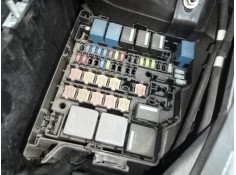 CAJA RELES / FUSIBLES 