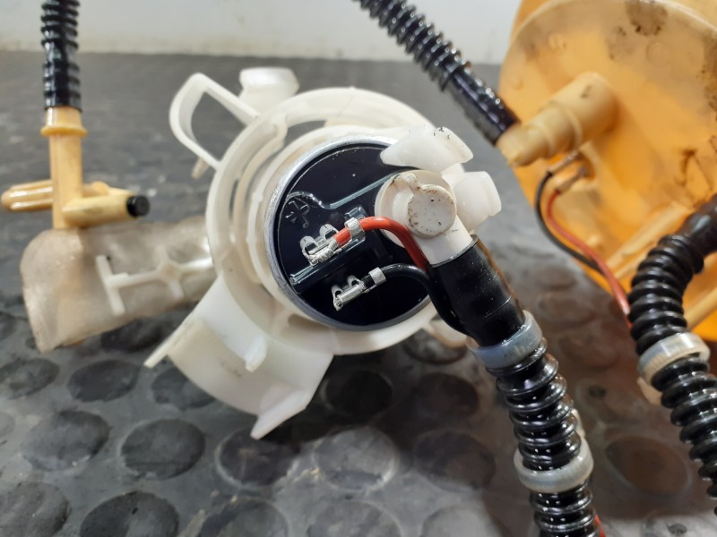 Recambio de aforador para bmw serie 5 touring (f11) 520d referencia OEM IAM 7217065  P3-A6-10-2