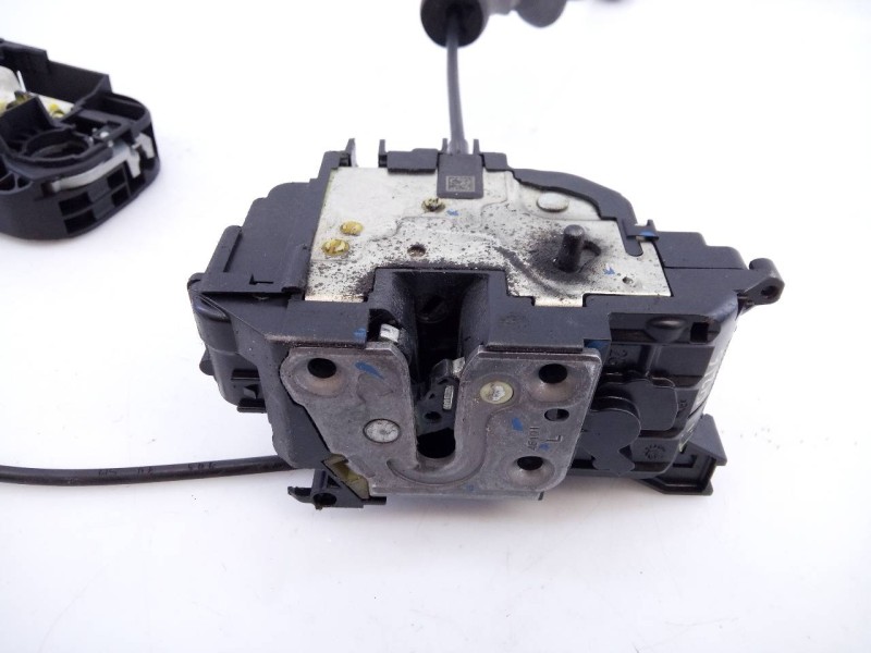 Recambio de cerradura puerta trasera izquierda para renault megane iii berlina 5 p authentique referencia OEM IAM 825000001R  E1