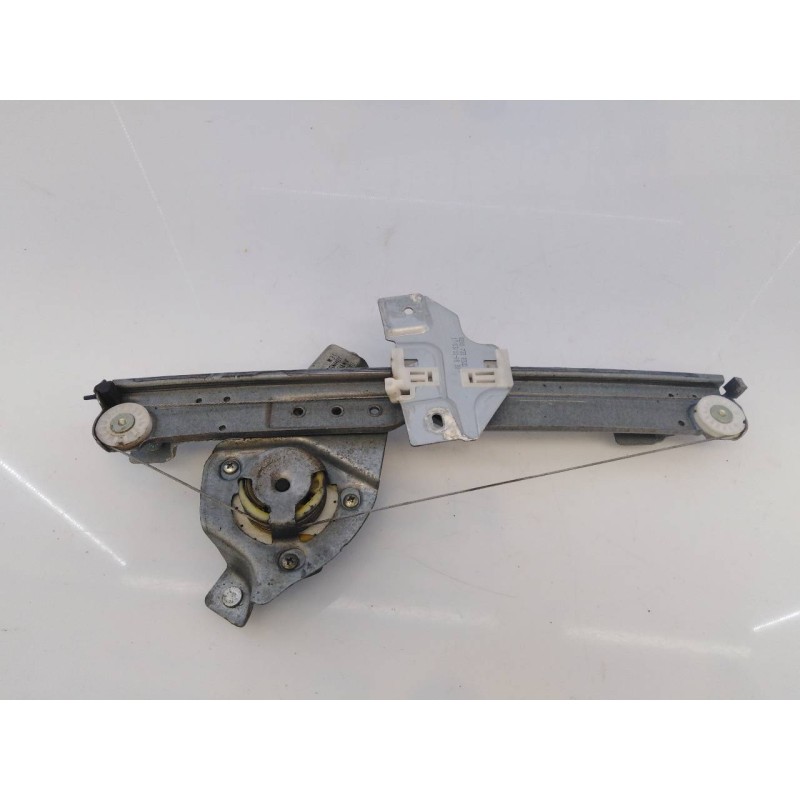 Recambio de elevalunas trasero derecho para dacia duster ambiance 4x2 referencia OEM IAM 8200733832D  E1-A1-12-1