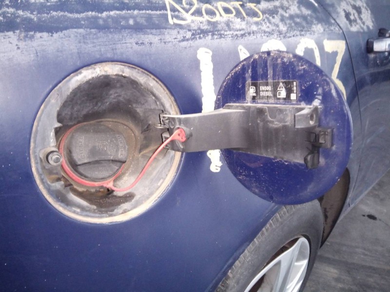 Recambio de tapa exterior combustible para opel insignia sports tourer selective referencia OEM IAM   