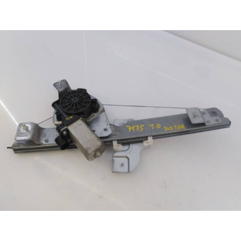 Recambio de elevalunas trasero derecho para dacia duster ambiance 4x2 referencia OEM IAM 8200733832D  E1-A1-12-1