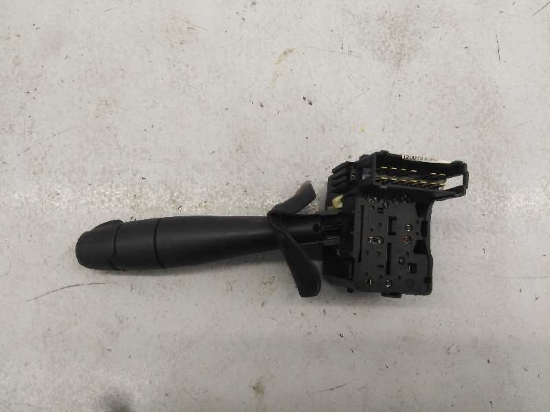 Recambio de mando limpia para dacia duster ambiance 4x2 referencia OEM IAM 6001551357 901057668 E2-A1-39-5