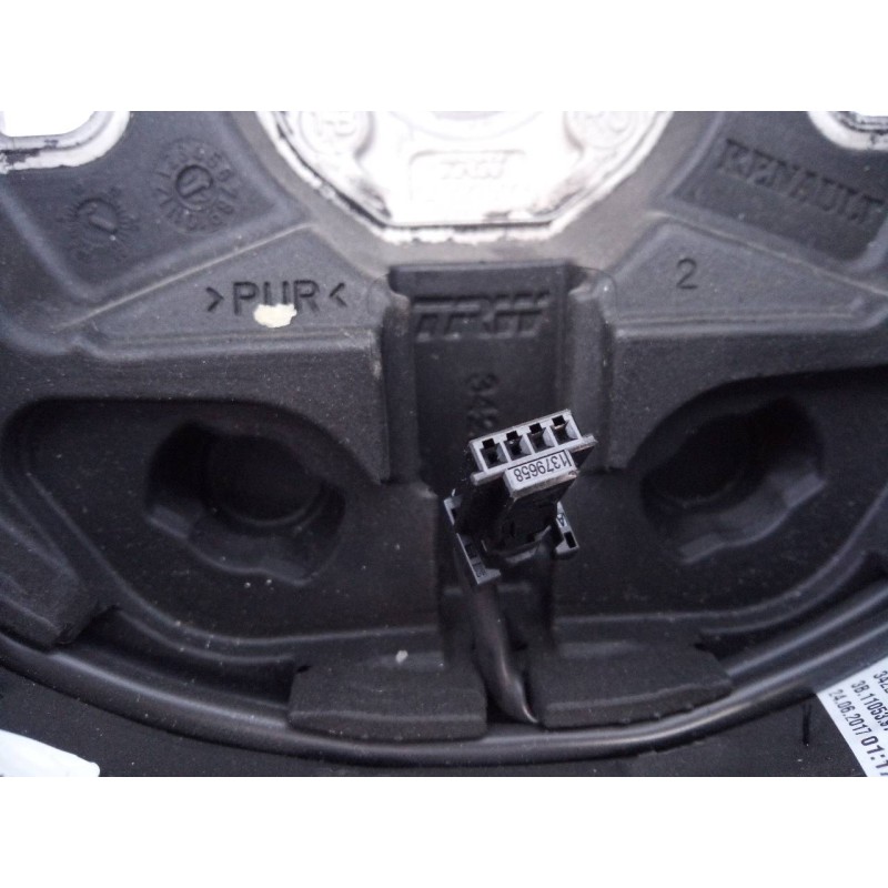 Recambio de volante para dacia sandero stepway referencia OEM IAM 34227014B  E1-A1-35-1