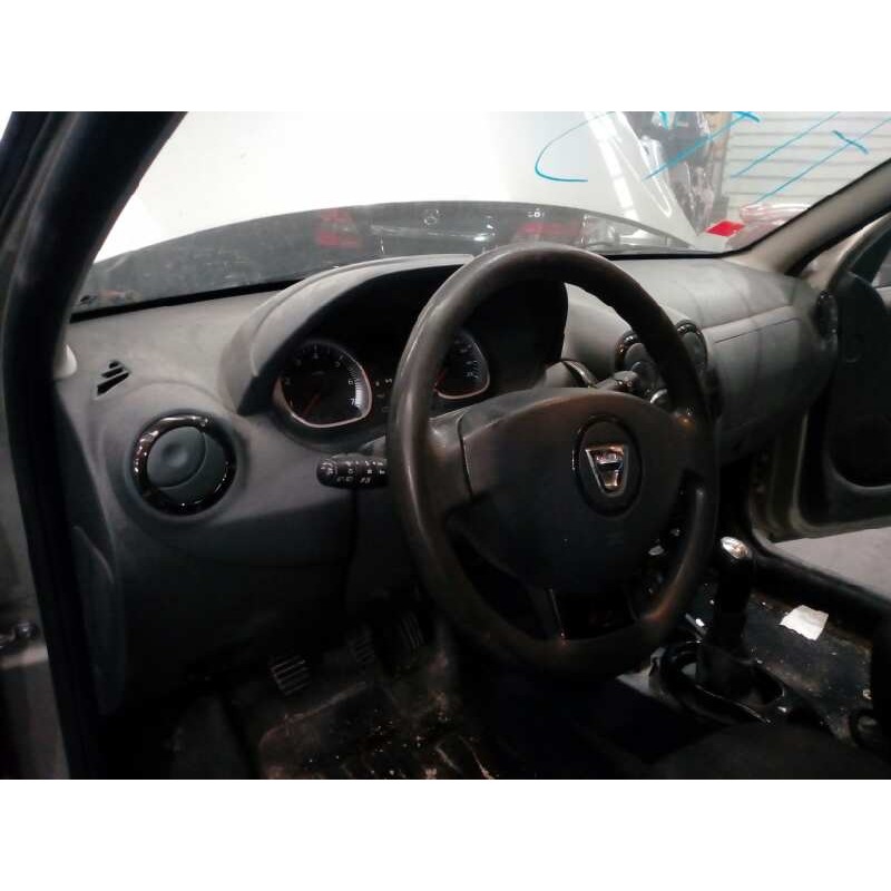 Recambio de salpicadero para dacia duster ambiance 4x2 referencia OEM IAM 8200739435  