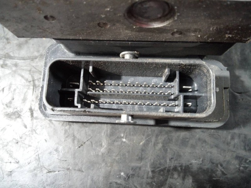 Recambio de abs para dacia duster laureate 4x2 referencia OEM IAM 476608845R  P3-B9-14-2