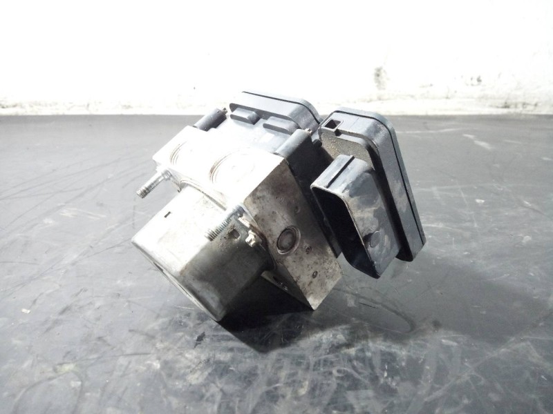 Recambio de abs para dacia duster laureate 4x2 referencia OEM IAM 476608845R  P3-B9-14-2