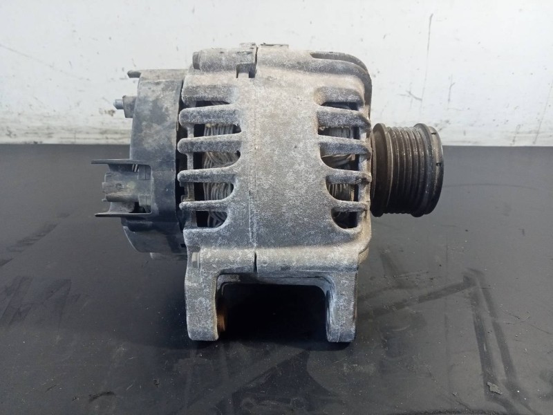 Recambio de alternador para dacia duster laureate 4x2 referencia OEM IAM 231005770R  P3-B6-14-2
