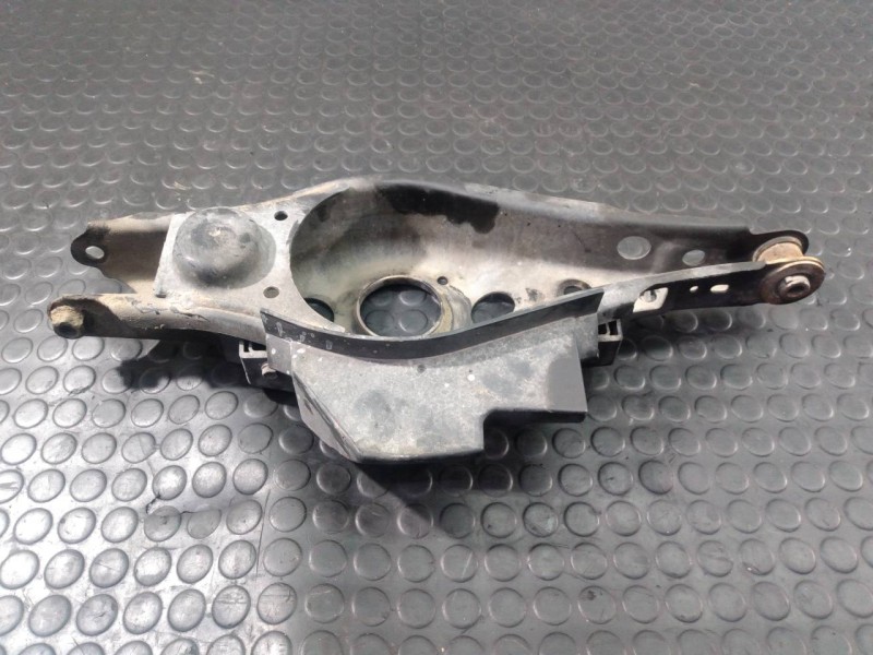 Recambio de brazo suspension inferior trasero derecho para toyota rav 4 advance referencia OEM IAM   