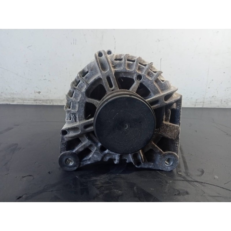 Recambio de alternador para dacia duster laureate 4x2 referencia OEM IAM 231005770R  P3-B6-14-2