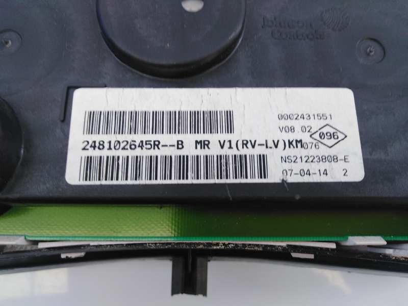Recambio de cuadro instrumentos para dacia duster laureate 4x2 referencia OEM IAM 248102645R  E2-A1-29-7