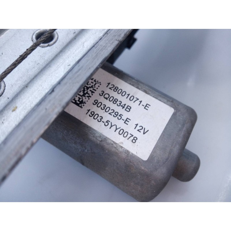 Recambio de elevalunas delantero derecho para dacia duster laureate 4x2 referencia OEM IAM 128001071E  E2-A1-16-1