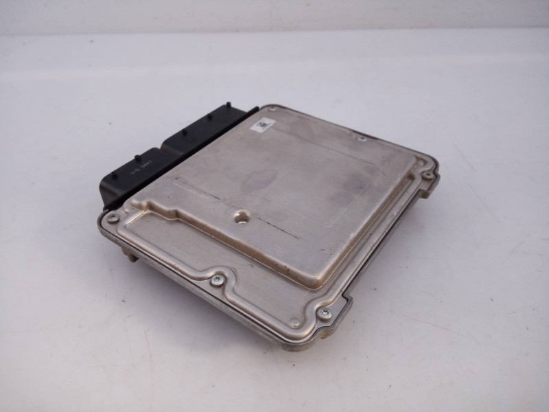 Recambio de centralita motor uce para opel insignia berlina business referencia OEM IAM 55577619 0281017453 E3-A5-23-2