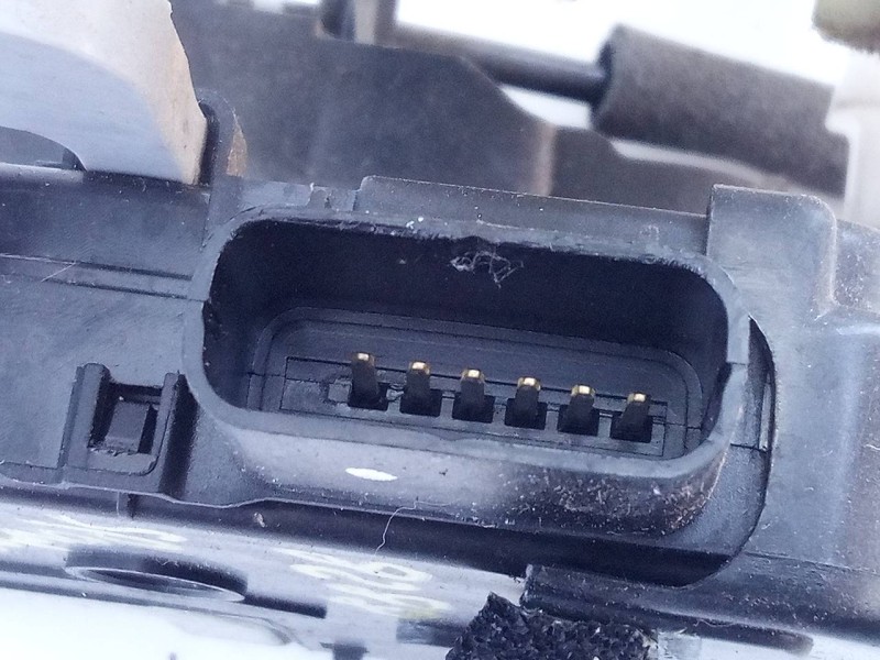 Recambio de cerradura puerta delantera derecha para kia sportage drive 4x2 referencia OEM IAM 813203U010  E2-B5-48-1