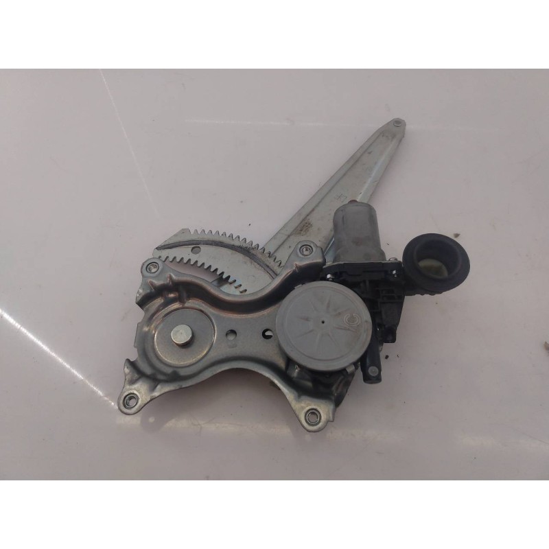 Recambio de elevalunas trasero derecho para toyota rav 4 advance referencia OEM IAM   E2-B4-15-2