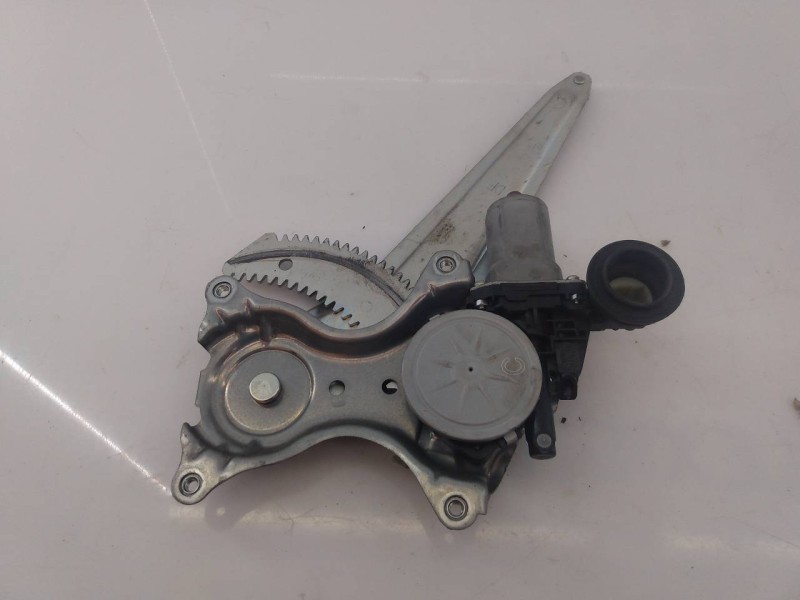 Recambio de elevalunas trasero derecho para toyota rav 4 advance referencia OEM IAM   E2-B4-15-2