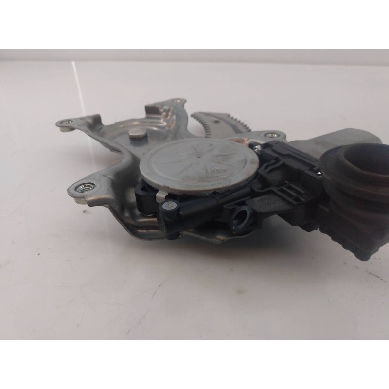 Recambio de elevalunas trasero derecho para toyota rav 4 advance referencia OEM IAM   E2-B4-15-2