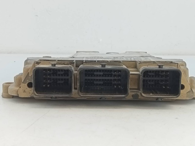 Recambio de centralita motor uce para peugeot 207 sport referencia OEM IAM 9662213180 0281013331 E3-B2-24-2