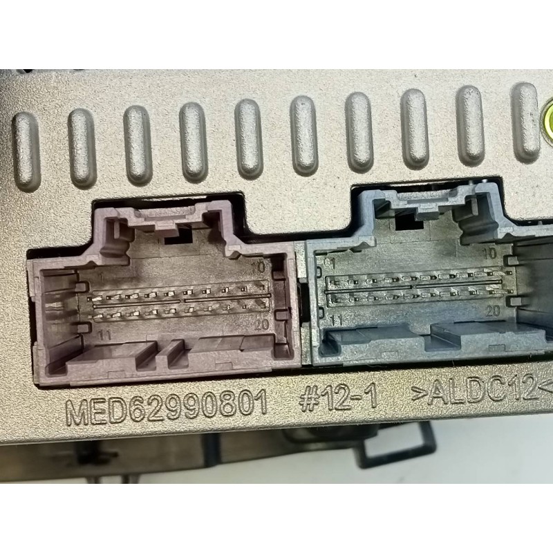 Recambio de sistema audio / radio cd para opel crossland x design line referencia OEM IAM   E3-A5-19-2