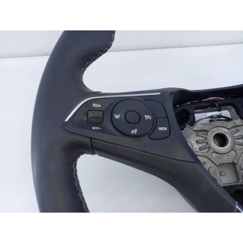 Recambio de volante para opel crossland x design line referencia OEM IAM   E2-B6-63-2
