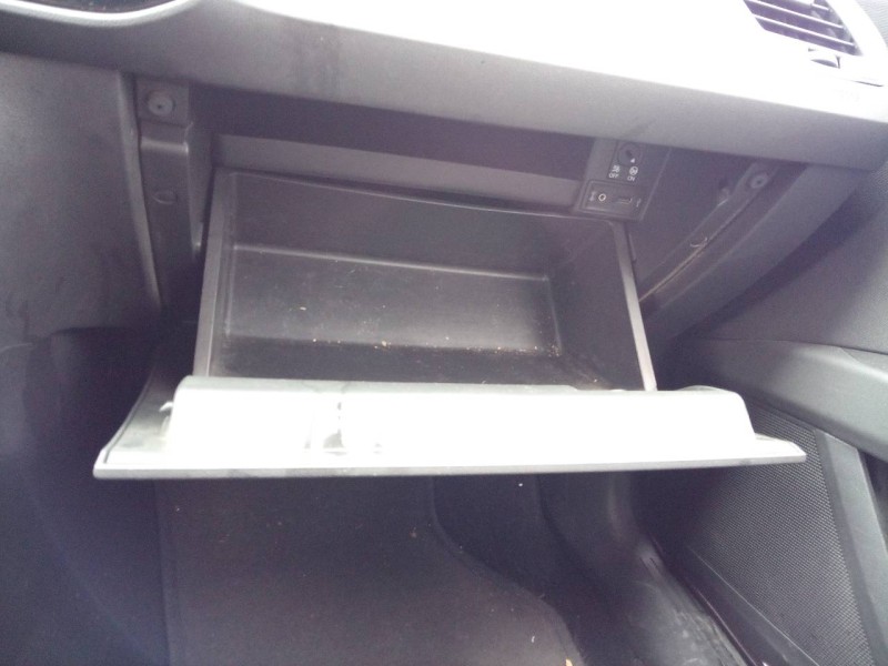 Recambio de guantera para seat leon st (5f8) style referencia OEM IAM   