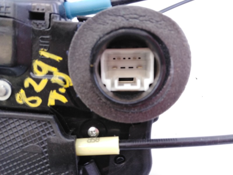 Recambio de cerradura puerta trasera derecha para toyota verso advance referencia OEM IAM A084219  E2-B4-15-1