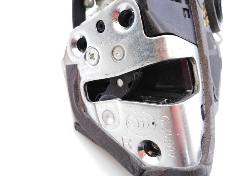 Recambio de cerradura puerta trasera derecha para toyota verso advance referencia OEM IAM A084219  E2-B4-15-1