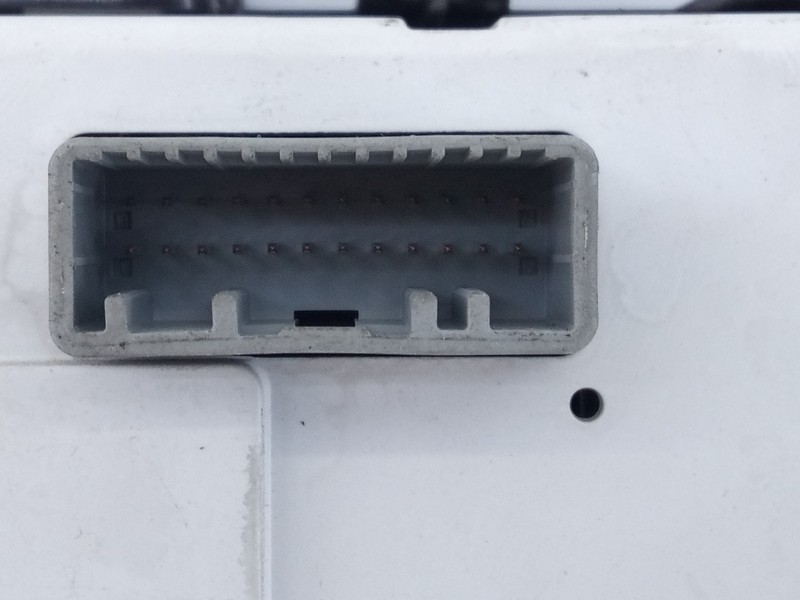 Recambio de pantalla multifuncion para renault kangoo expression referencia OEM IAM 280341078R  E2-A1-38-1