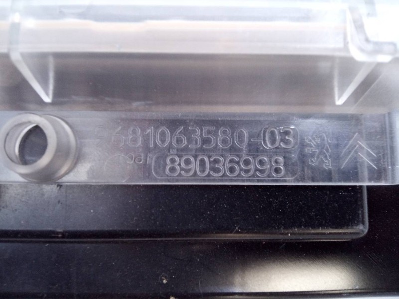 Recambio de luz central de freno para citroën c5 berlina exclusive referencia OEM IAM 968106358003 89036998 E1-A4-43-2