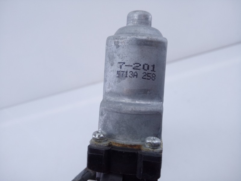 Recambio de elevalunas delantero derecho para peugeot 4008 allure referencia OEM IAM 5713A258  E1-A4-28-1