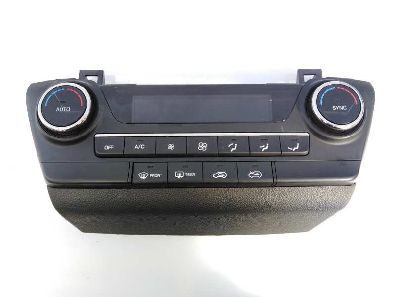Recambio de mando climatizador para hyundai tucson essence bluedrive 2wd referencia OEM IAM 9725007211  E3-A3-30-4