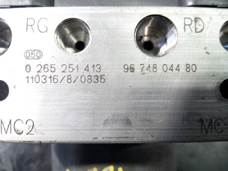 Recambio de abs para citroën c5 berlina exclusive referencia OEM IAM 9674804480  P3-A8-28-4