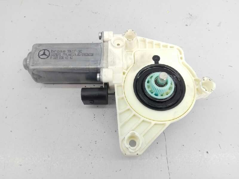 Recambio de motor elevalunas delantero derecho para mercedes-benz clase b (w245) 180 cdi (245.207) referencia OEM IAM A169820424