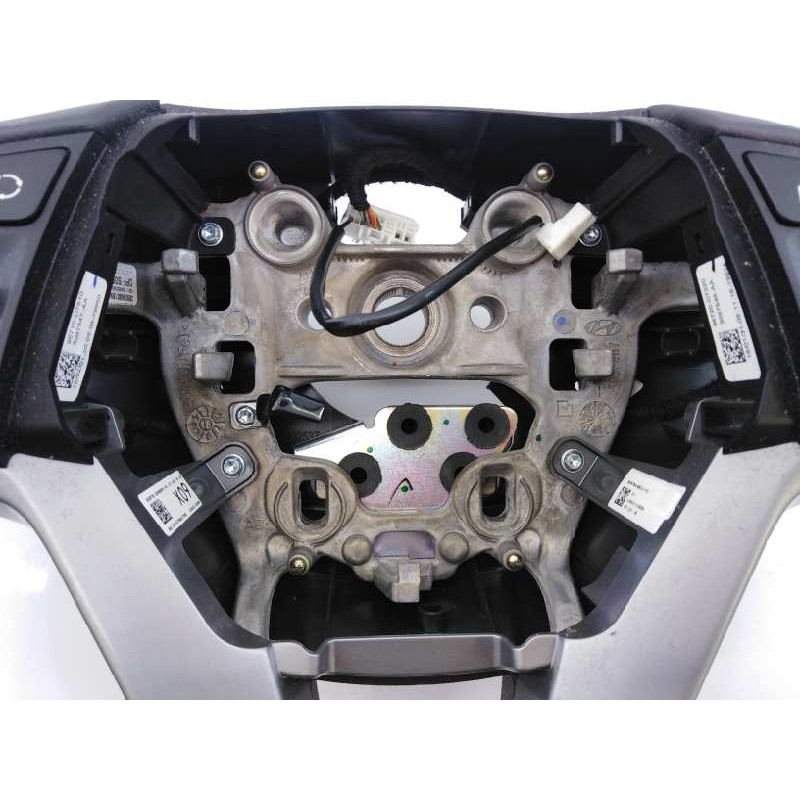 Recambio de volante para hyundai tucson essence bluedrive 2wd referencia OEM IAM 309751299B9A  E2-B5-18-2