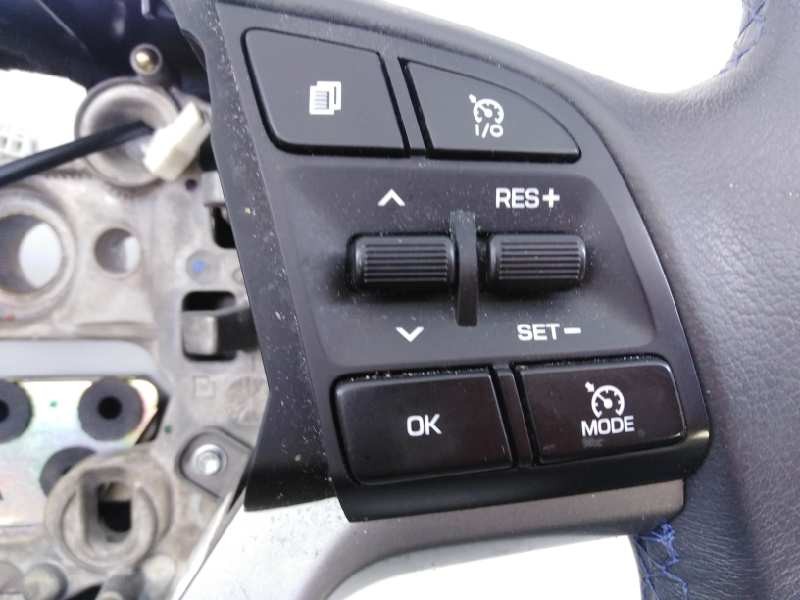 Recambio de volante para hyundai tucson essence bluedrive 2wd referencia OEM IAM 309751299B9A  E2-B5-18-2