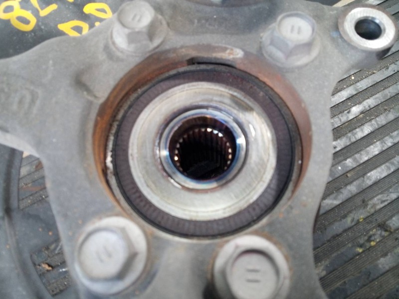 Recambio de mangueta delantera derecha para toyota verso advance referencia OEM IAM F11AW7792  P1-B5-38