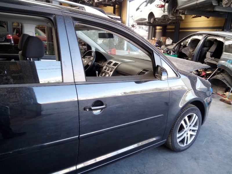 Recambio de puerta delantera derecha para volkswagen touran (1t2) advance referencia OEM IAM   