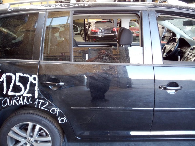 Recambio de puerta trasera derecha para volkswagen touran (1t2) advance referencia OEM IAM   