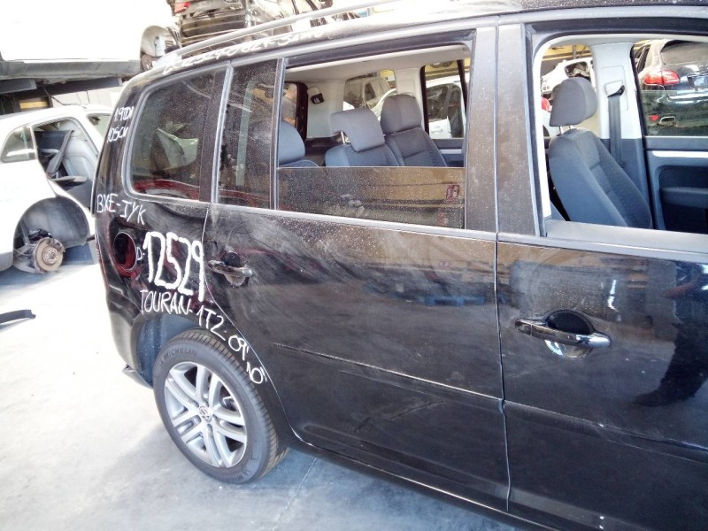 Recambio de puerta trasera derecha para volkswagen touran (1t2) advance referencia OEM IAM   